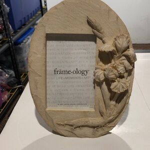 Frame.ology Iris photo frame